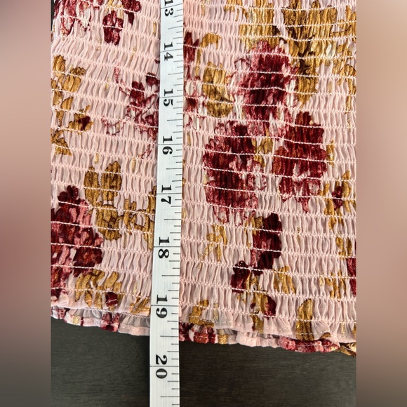 Express Floral Print Puff Sleeve Top and Cropped Bodycon Set - Picture 10 of 16